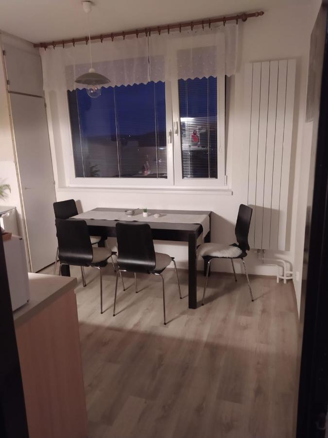 Byt Pro Dva Appartement Blansko Buitenkant foto